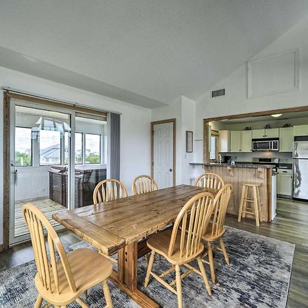 Avon Home On The Channel With Hot Tub And Deck! Extérieur photo